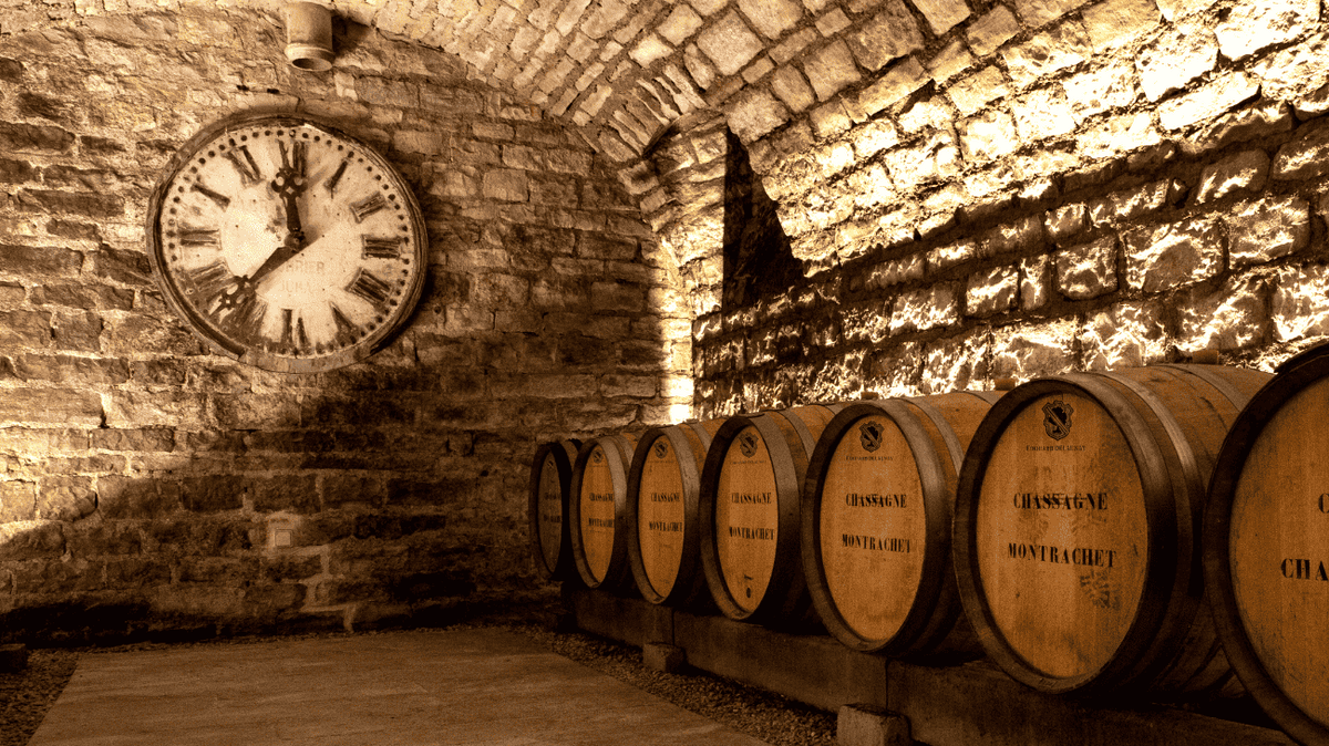 Le Fût de Chêne : Fabrication, Bousinage et Impact sur le Vin
